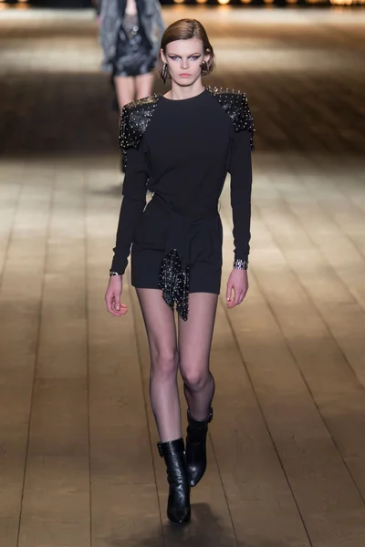 Look 17